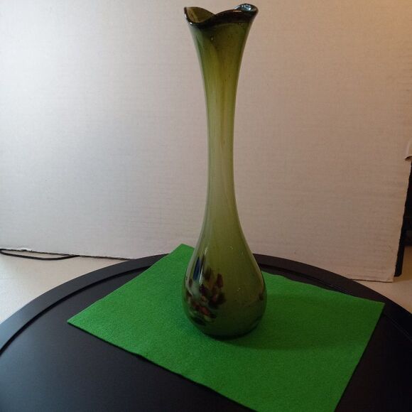 In Murano Style Art Glass Bulbous Vase Cottagecore Kitsch - Picture 8 of 8